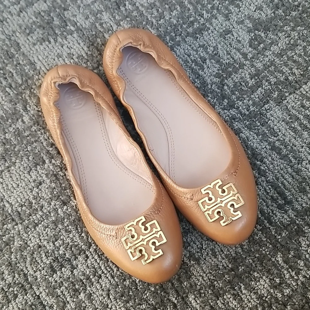 TORY BURCH tan leather ballet flats pebbled